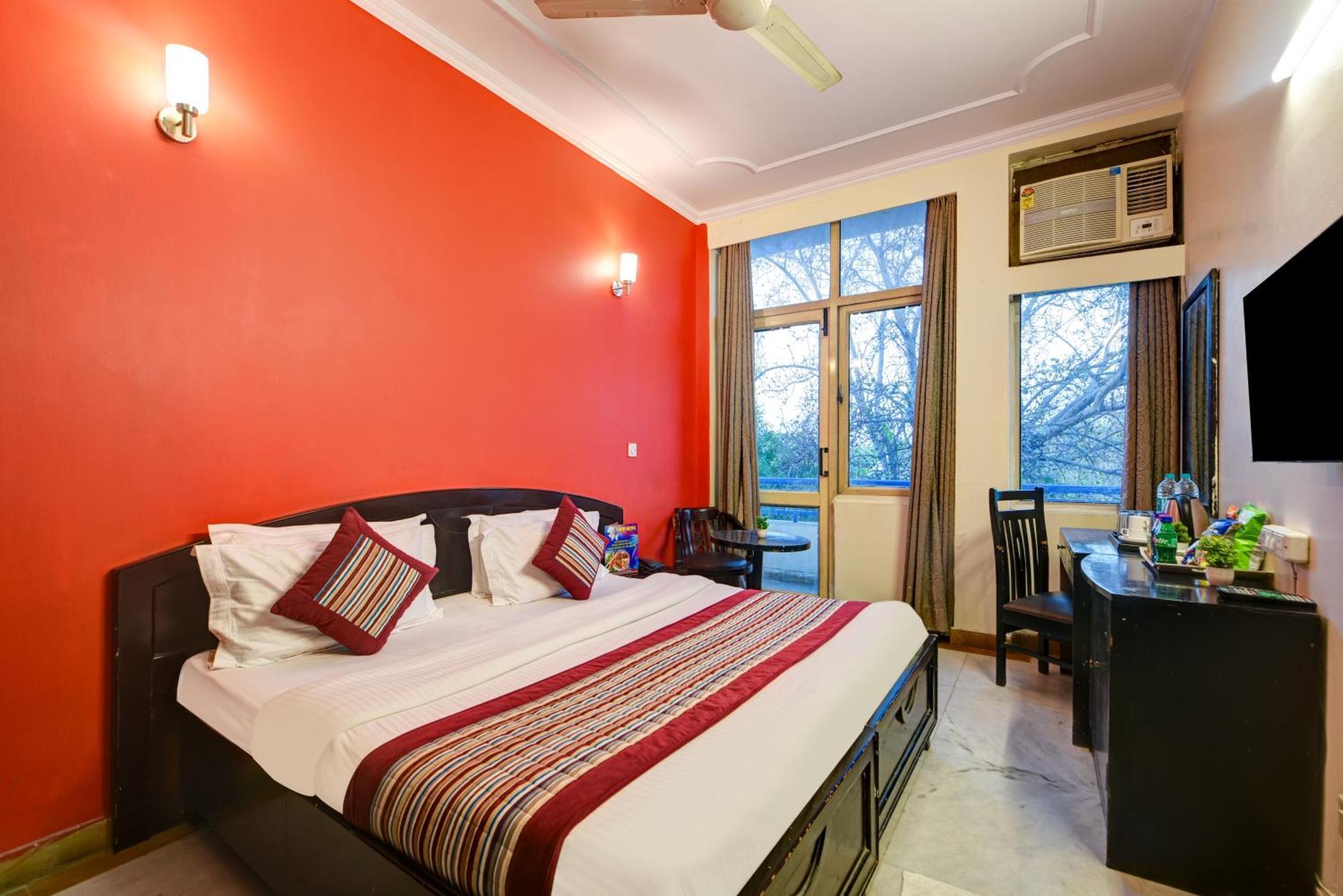 Centre Hotel 3*